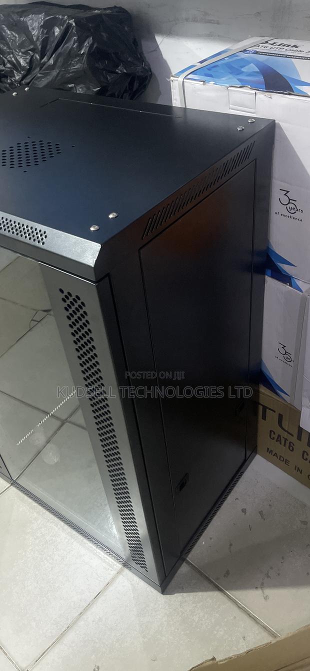 18u 600x450 Network Rack Cabinet · Photo 3