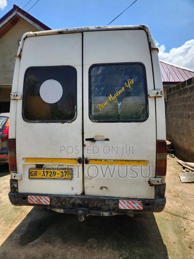 Mercedes-Benz Sprinter 2002 White · Photo 3