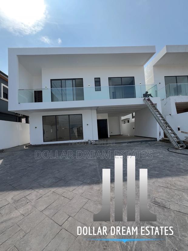 4bdrm Duplex in Ashaley Botwe for sale · Photo 1