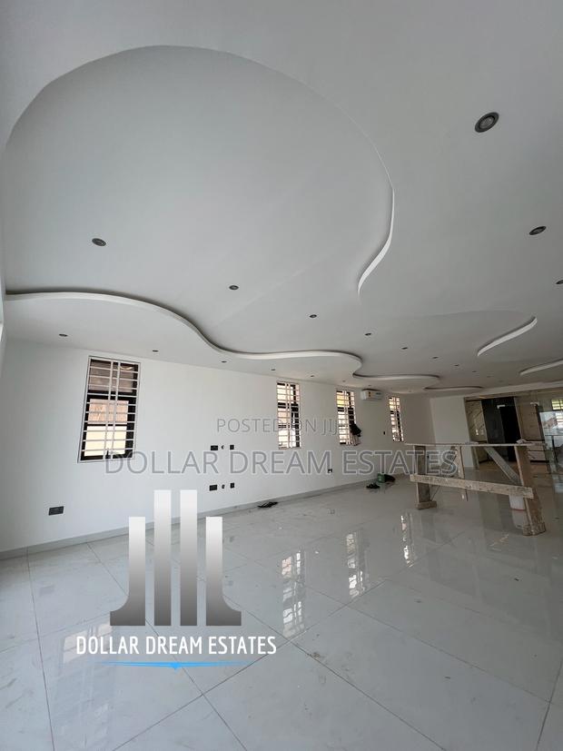 4bdrm Duplex in Ashaley Botwe for sale · Photo 8