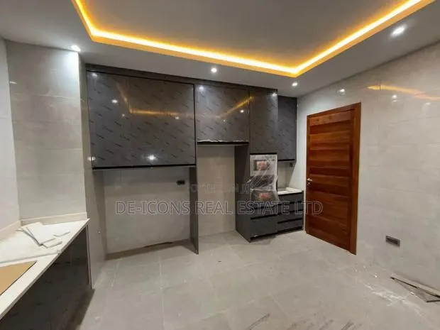 4bdrm Duplex in De-Icons Real Estate for sale · Photo 1