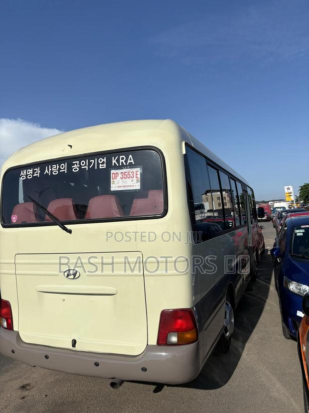 Hyundai County 2012 Grey · Photo 3