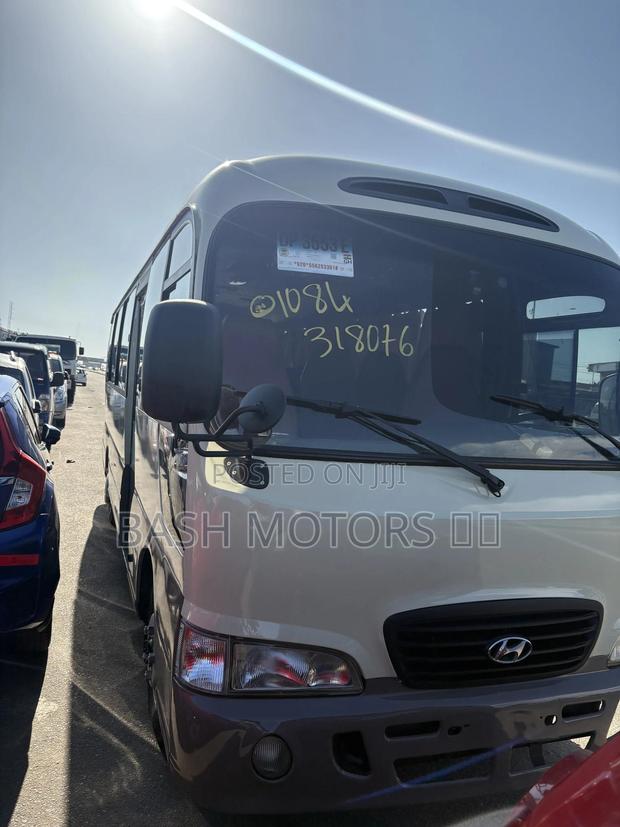Hyundai County 2012 Grey · Photo 4