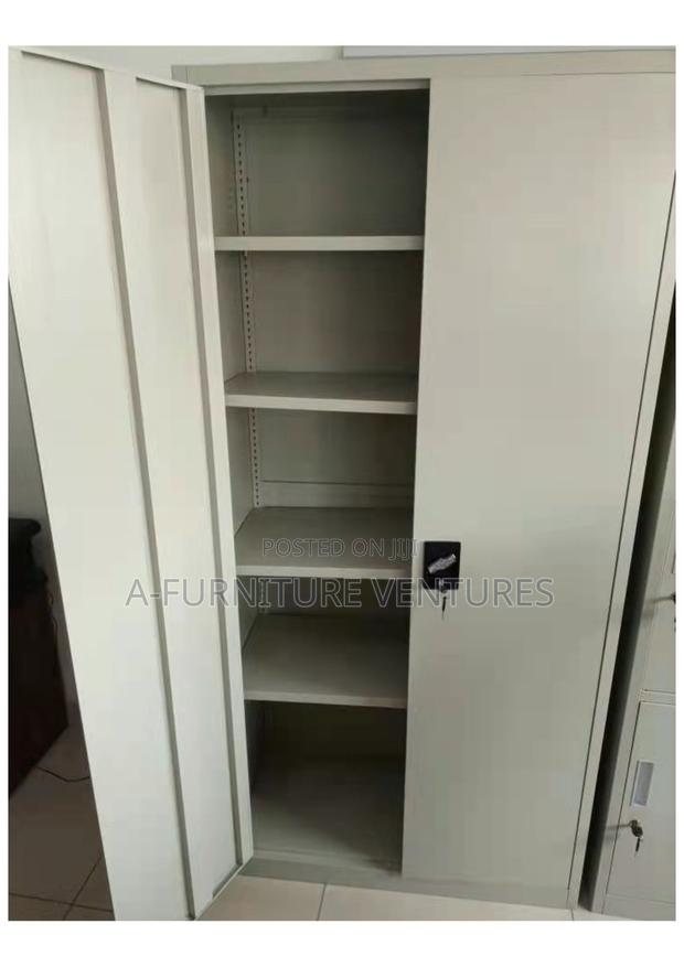 Quality Close Door Cabinet · Photo 1
