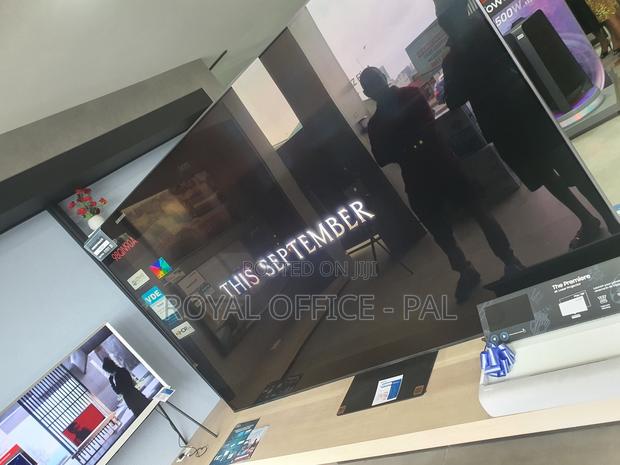 Neo Q Led Samsung 95 Inches Flat Bezel Television · Photo 2