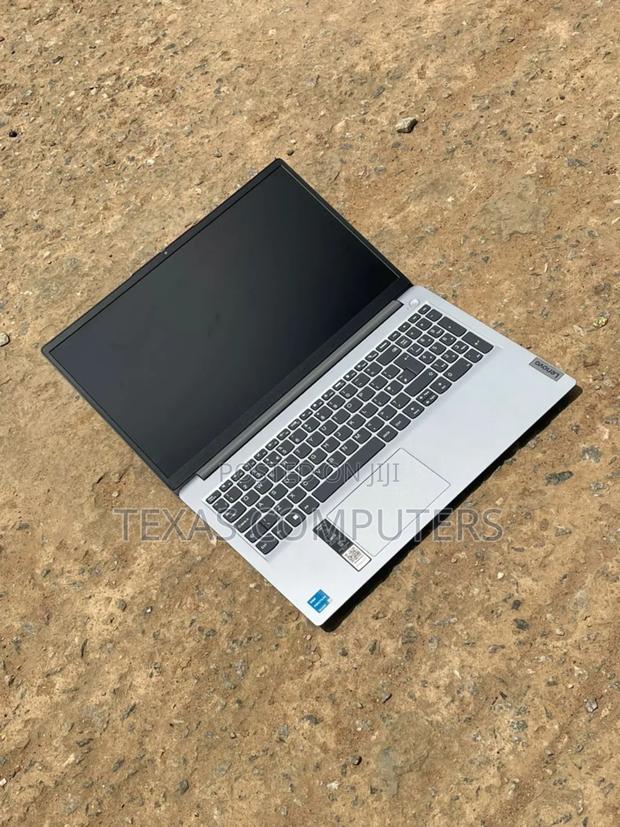Laptop Lenovo IdeaPad 1 8GB Intel Core I7 SSD 256GB · Photo 2