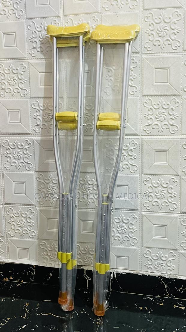 Axillary or Ampit Crutches · Photo 1