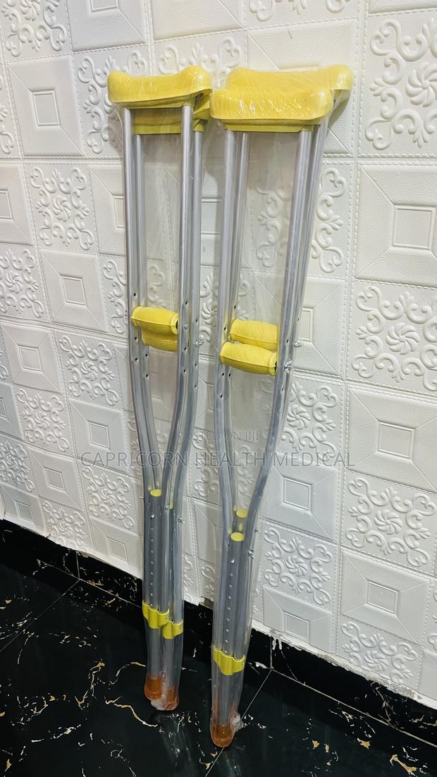 Axillary or Ampit Crutches · Photo 2