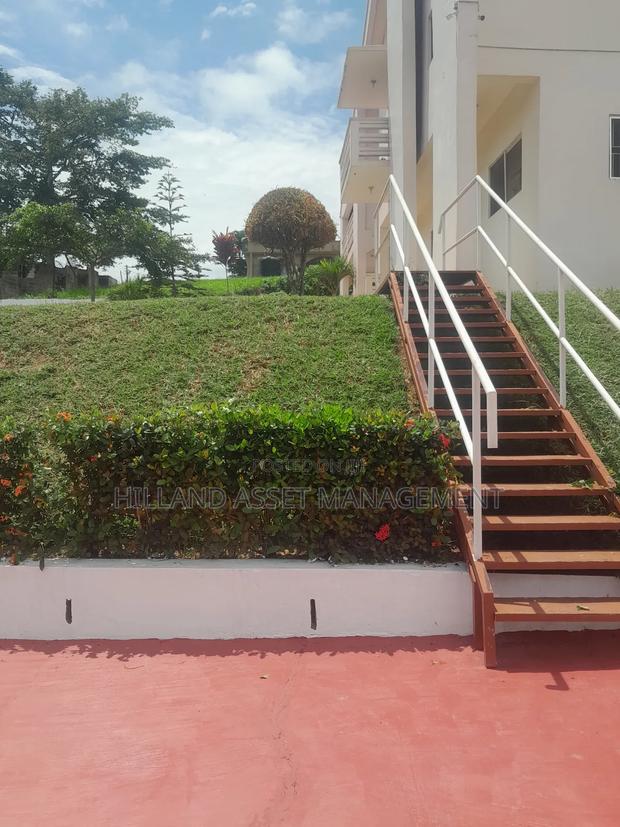8bdrm House in Takoradi for sale · Photo 1