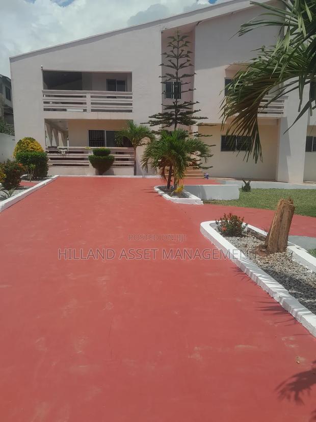 8bdrm House in Takoradi for sale · Photo 6