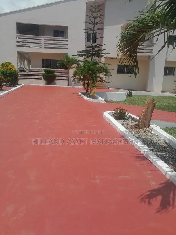 8bdrm House in Takoradi for sale · Photo 7