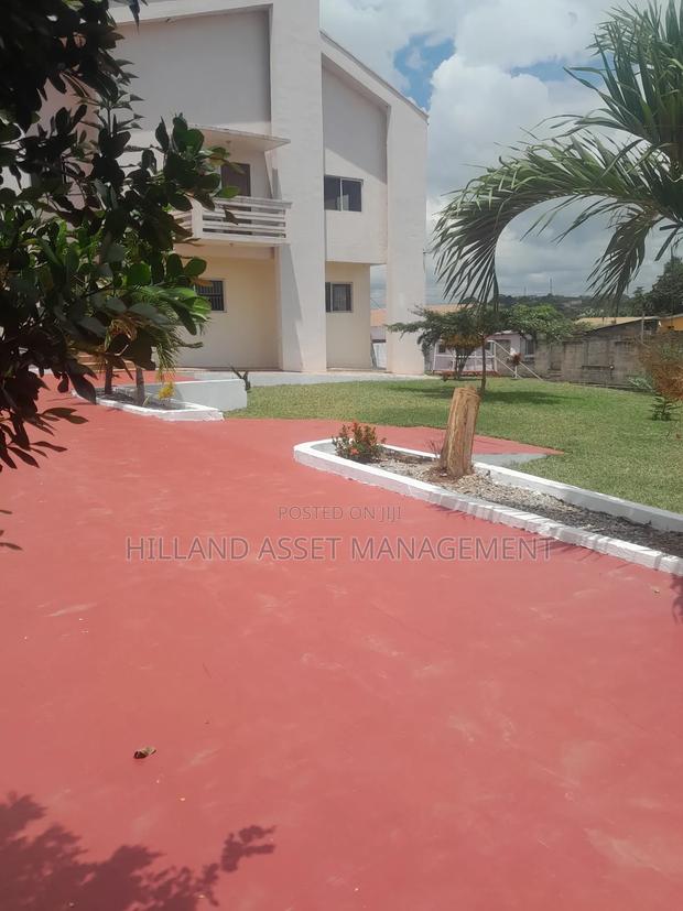 8bdrm House in Takoradi for sale · Photo 8