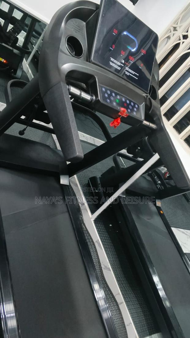 Treadmill With Massager 150kg User Weight · Photo 5