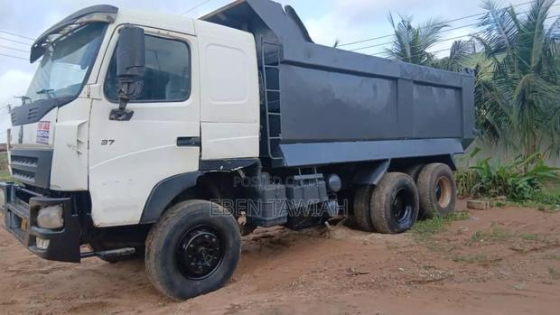 Howo A7 Dump Truck 6x4 2015 · Photo 7