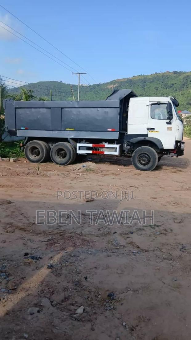Howo A7 Dump Truck 6x4 2015 · Photo 2