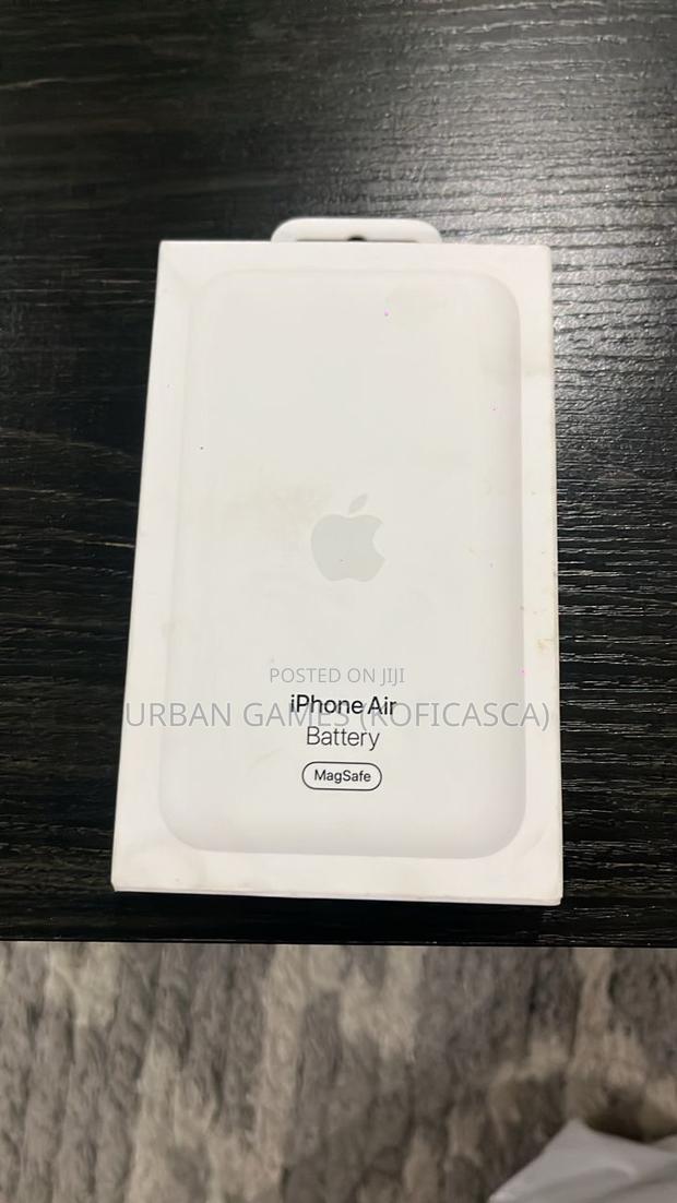 New Apple iPhone Air 256 GB Black · Photo 2