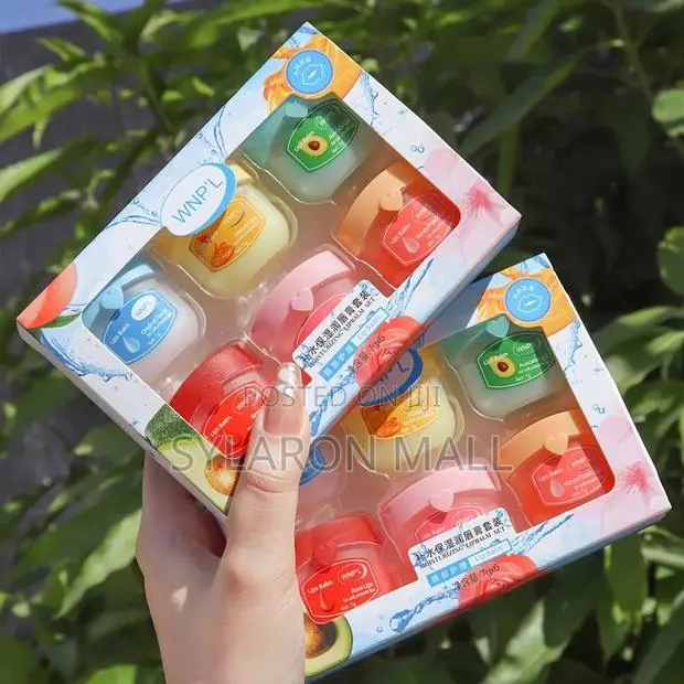 Mini Heart-Shaped Lip Balm – 8 Flavors · Photo 1