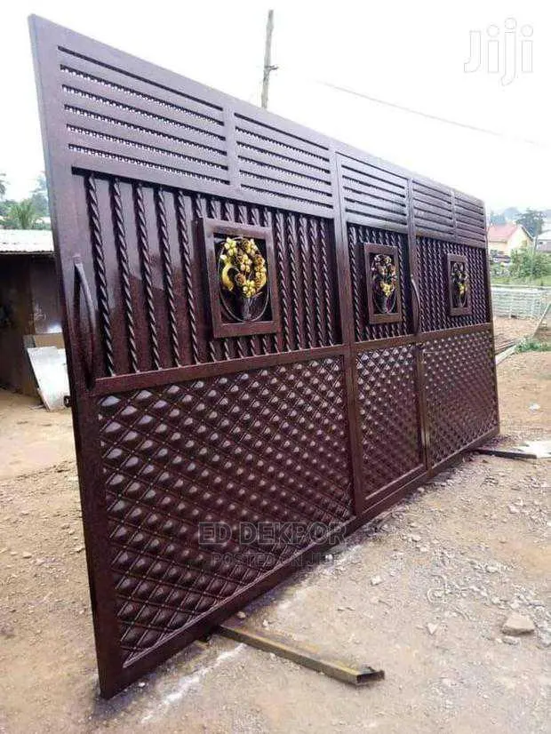 S Metals Gate · Photo 1