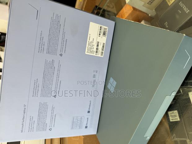 New Microsoft Surface Laptop 16GB Qualcomm Snapdragon X Plus SSD 512GB · Photo 2