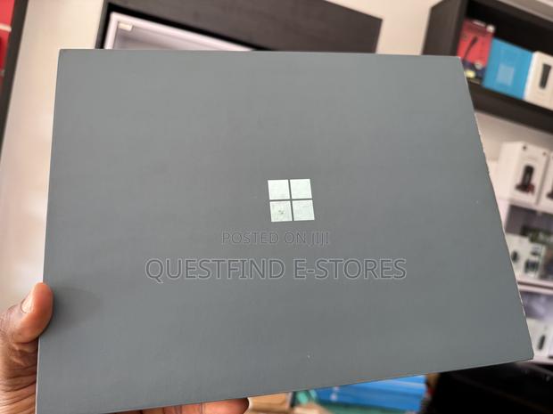 New Microsoft Surface Laptop 16GB Qualcomm Snapdragon X Plus SSD 512GB · Photo 1