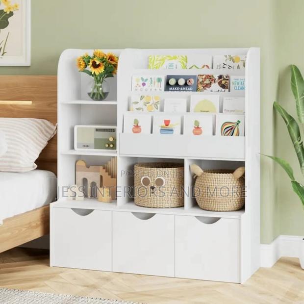 Bookshelf for Nursery Playroom With 3 Removable Bins · Photo 1