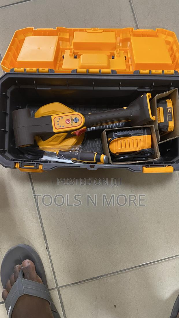 Ingco Cordless Tile Vibration Machine 20v · Photo 1