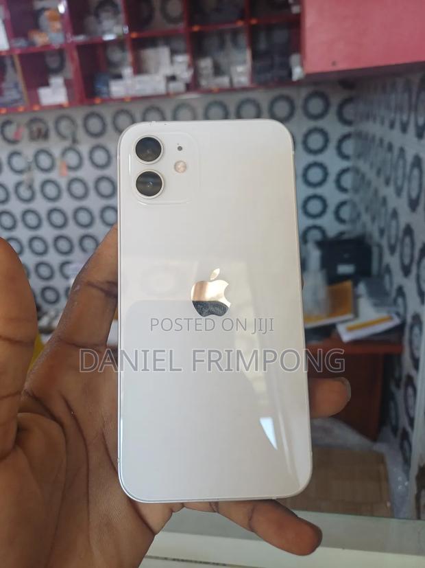 Apple iPhone 12 128 GB White · Photo 1