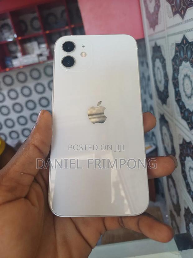 Apple iPhone 12 128 GB White · Photo 2