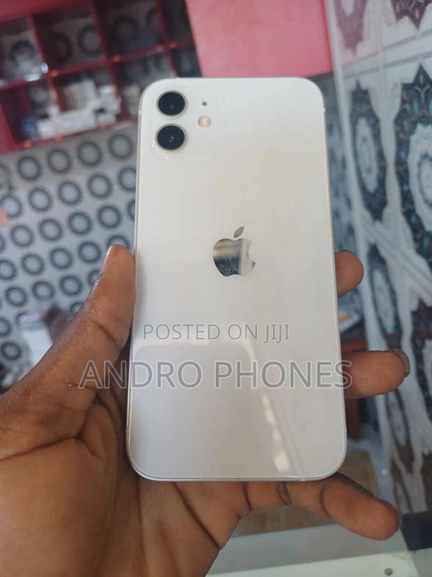 Apple iPhone 12 128 GB White · Photo 2