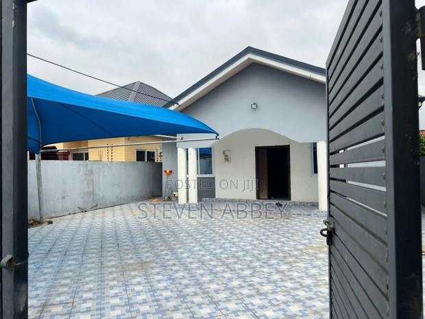 Furnished 3bdrm House in Adom Agency, Lashibi for rent · Photo 3