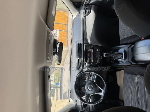 Nissan Rogue S AWD 2019 Gray · Photo 6