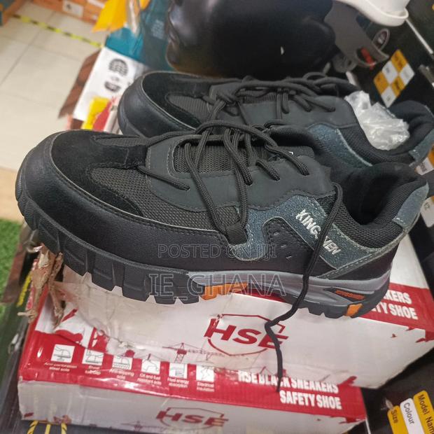 Safety Shoe · Photo 1