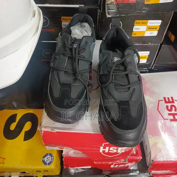 Safety Shoe · Photo 2