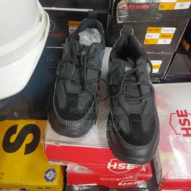 Safety Shoe · Photo 4