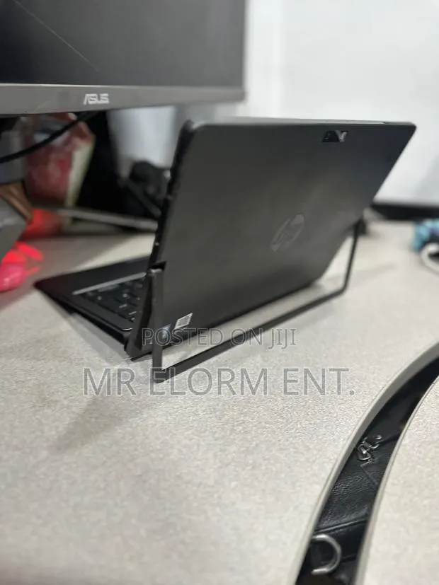 Laptop HP Pro X2 612 G2 8GB Intel Core i5 SSD 256GB · Photo 1