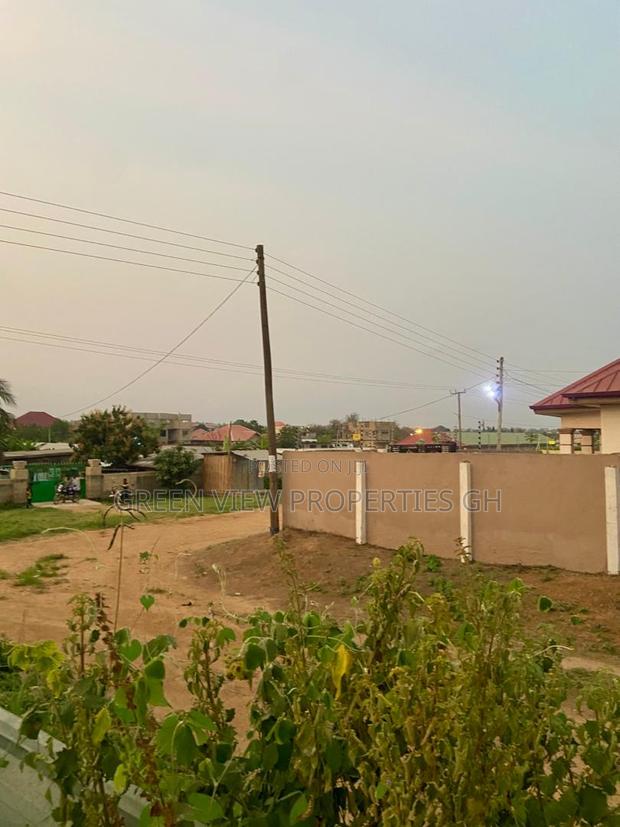 Land for Sale Kasoa Krispo to Obolo Estate, Just by the Roadside. · Photo 1