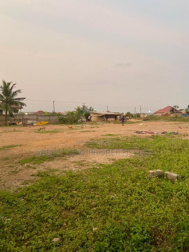 Land for Sale Kasoa Krispo to Obolo Estate, Just by the Roadside. · Photo 4