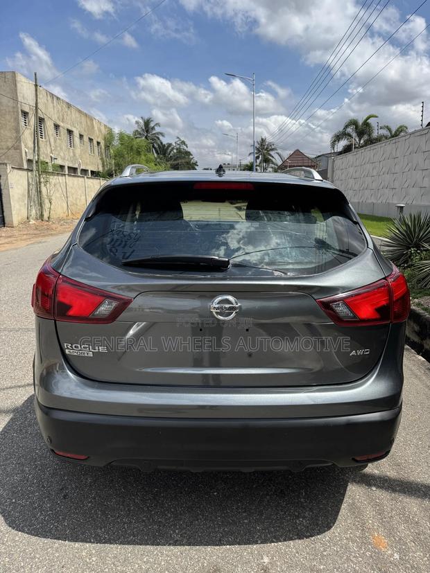 Nissan Rogue S AWD 2019 Gray · Photo 3