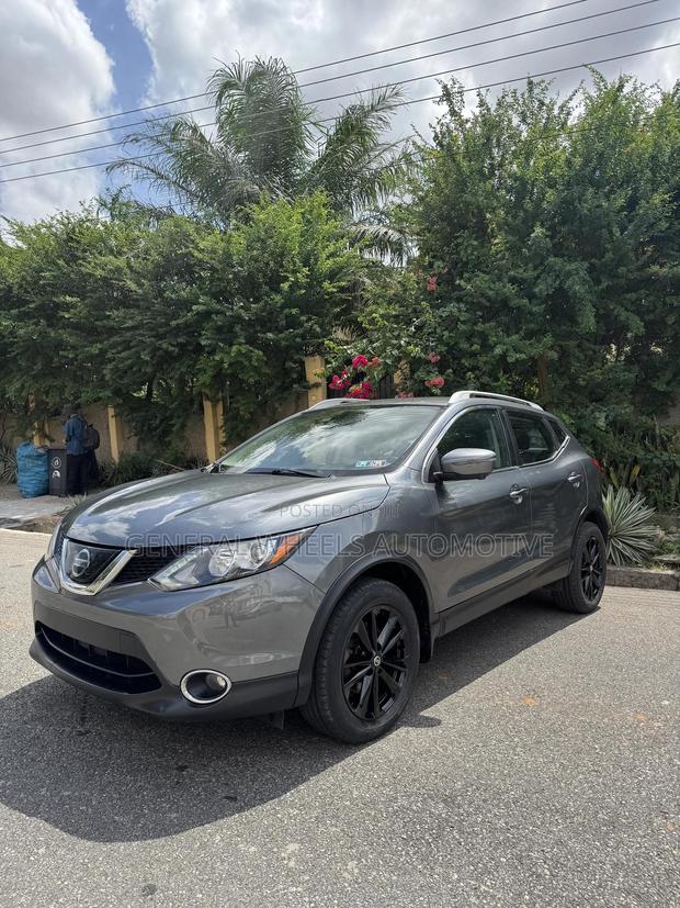 Nissan Rogue S AWD 2019 Gray · Photo 5