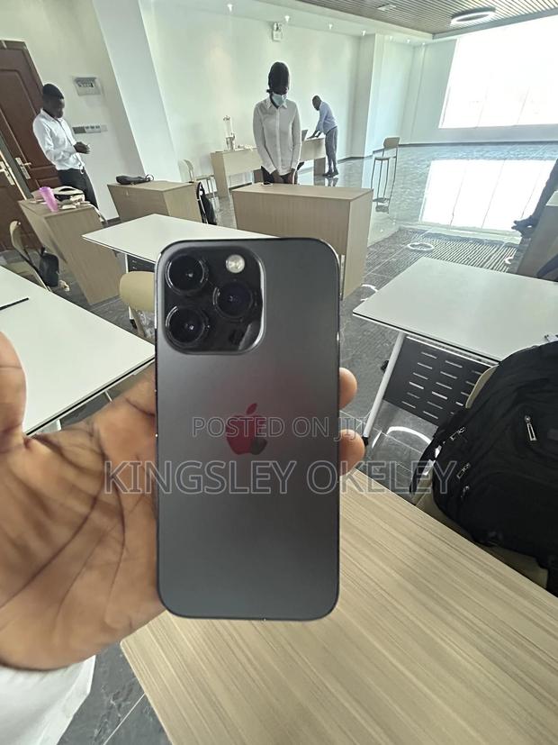 Apple iPhone 14 Pro 128 GB Black · Photo 2