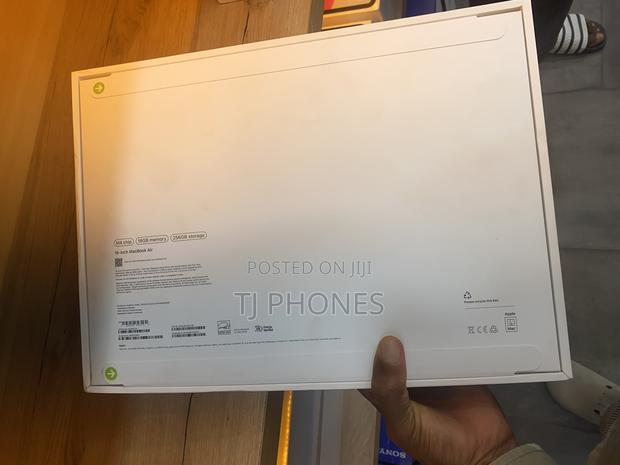 New Apple MacBook Air 2025 M4 15-inch 16GB Apple M4 Max SSD 256GB · Photo 3