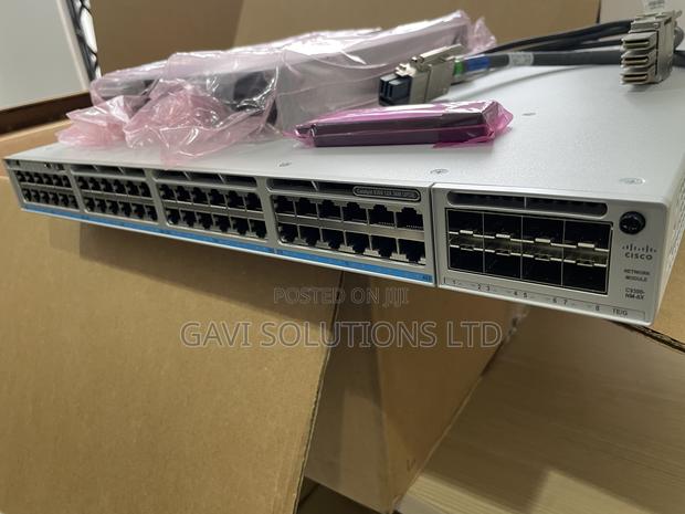 Cisco Catalyst 9300 48 Multi Gigabit Upoe W/Nm8x 10gig · Photo 2