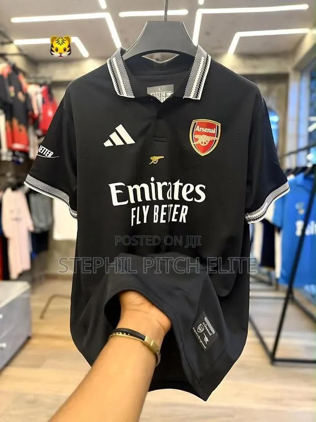 Arsenal Black Polo Jersey · Photo 1