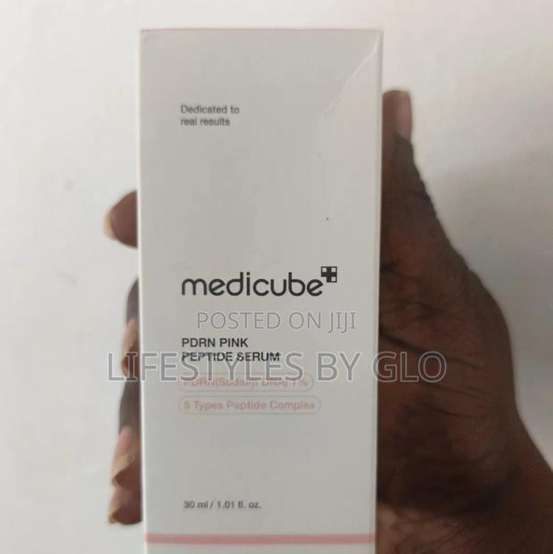 Medicube PDRN Pink Peptide Serum: Hydrating, Moisturizing Uneven Tone · Photo 2
