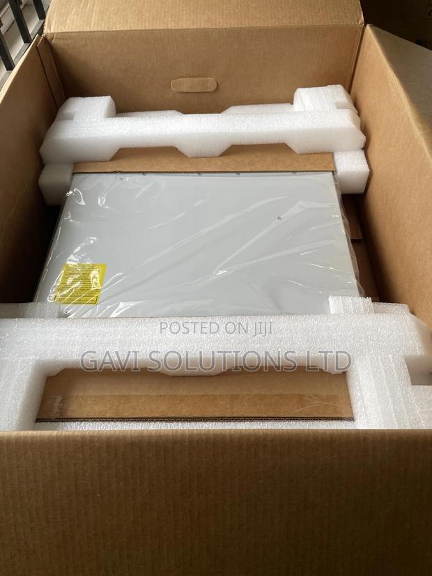 Cisco Catalyst 9300 48 Multi Gigabit Upoe W/Nm8x 10gig · Photo 5