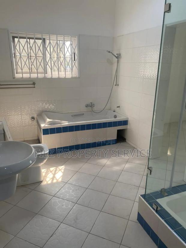 7bdrm House in East Legon Mempeasem, American House for sale · Photo 4