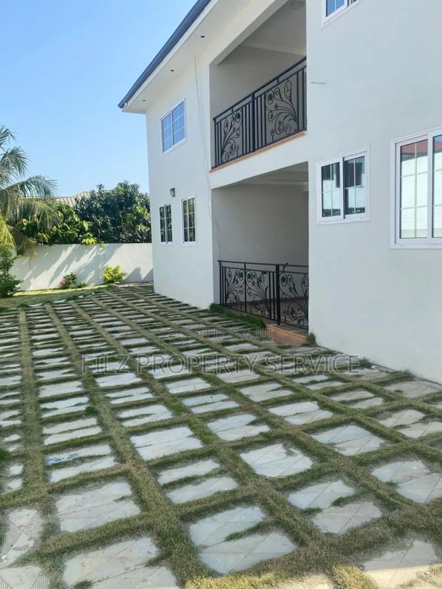 7bdrm House in East Legon Mempeasem, American House for sale · Photo 7