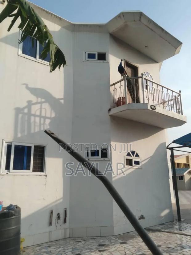 Furnished 5bdrm Duplex in Enjoy Estates, Tema Metropolitan for sale · Photo 5