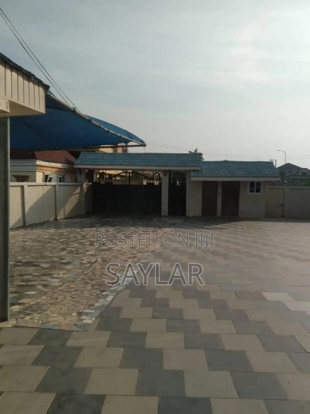 Furnished 5bdrm Duplex in Enjoy Estates, Tema Metropolitan for sale · Photo 6
