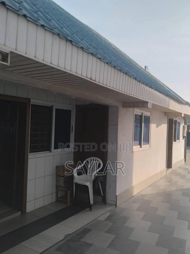 Furnished 5bdrm Duplex in Enjoy Estates, Tema Metropolitan for sale · Photo 7